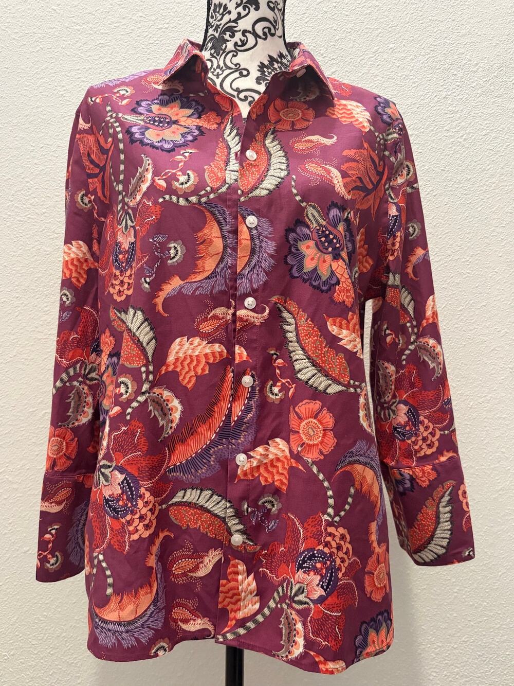 Chico’s Size 2.5 US 14 Burgundy Floral Button Down Stretch Shirt